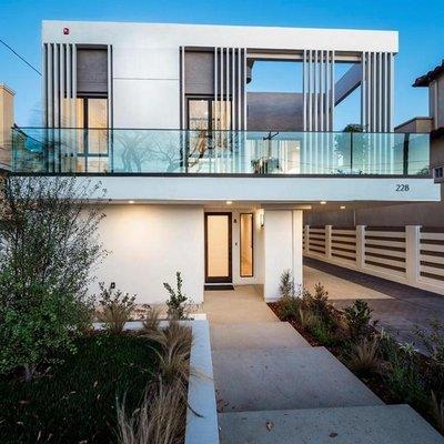 This sleek new construction South Redondo Beach home is ready for my buyers to enjoy. We got this home under asking in a sellers market.