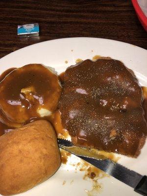 Chicken fried steak, mashed potatoes, salad, with a roll. Yum!