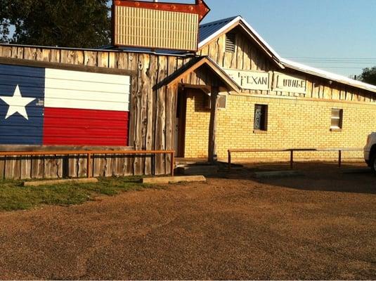 The Texan (front entrance / Hwy. 21 entrance)