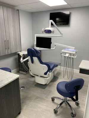 Treatment room with new equipments / Sala de tratamiento con equipo nuevo