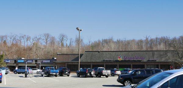 Fieldstone Park Shopping Center