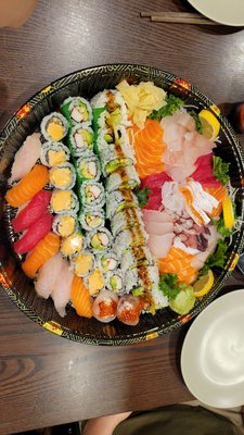 Small Sushi/Sashimi/Roll combo