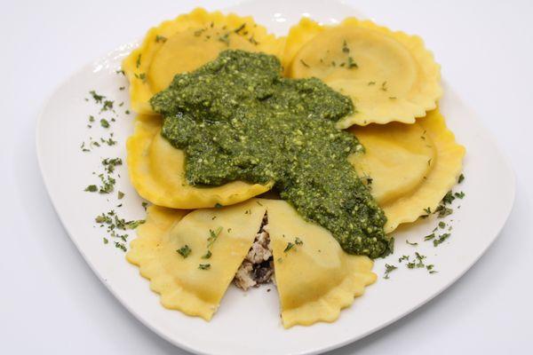 Raviolis stuffed with Portobello Mushroom with Pesto Sauce