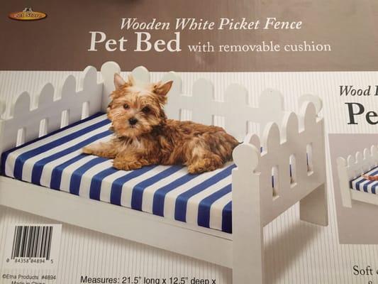 White Picket Fence Pet Bed