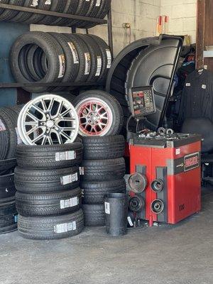 Tire balancer and rims for sale