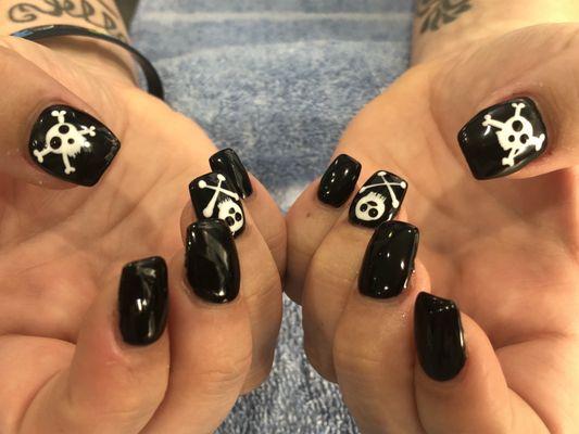 Halloween nails! Pirate skulls