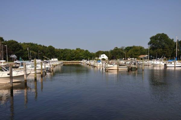 Bakers Basin Marina offers over 120 slips for boats up to 50 feet. Located in Waretown New Jersey