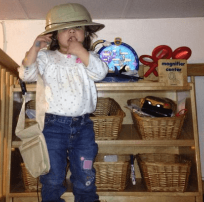 Before we leave she always has to check out this classroom, the teachers are so nice to let her visit :)