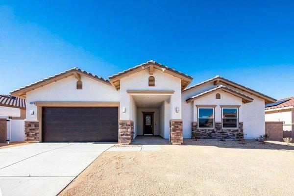 GORGEOUS BRAND NEW SINGLE STORY HOME in the Antelope Valley Country Club Area