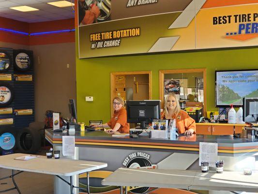 Associates at the front desk at Schierl Tire & Service in Weston, WI