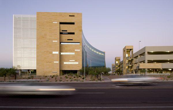 Papago Gateway Center & Garage (Bio-tech Research & Lab Space)