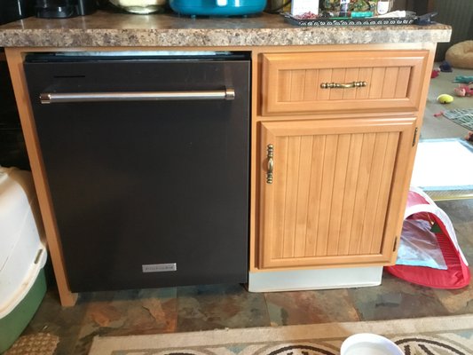 Free standing dishwasher