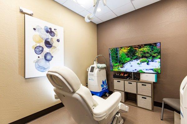 Enjoy our Premium CoolSculpting Suite.