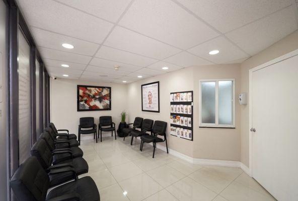 Waiting room Oral & Facial Surgery of Miami