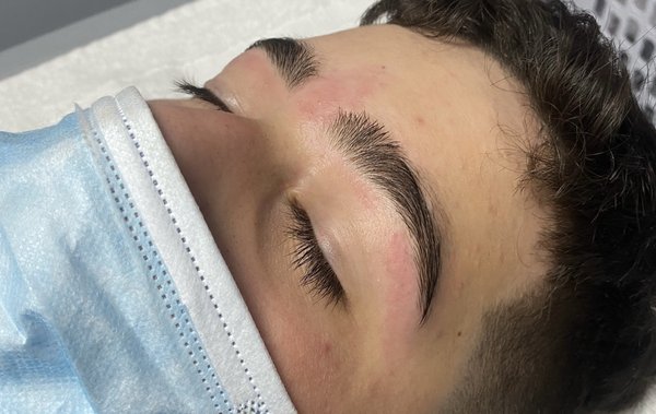 Men's Brow Wax (clean up)