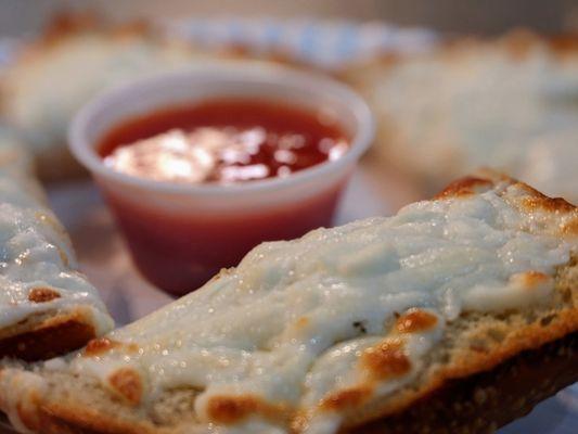 Cheesy Garlic Bread with Marinara Sauce