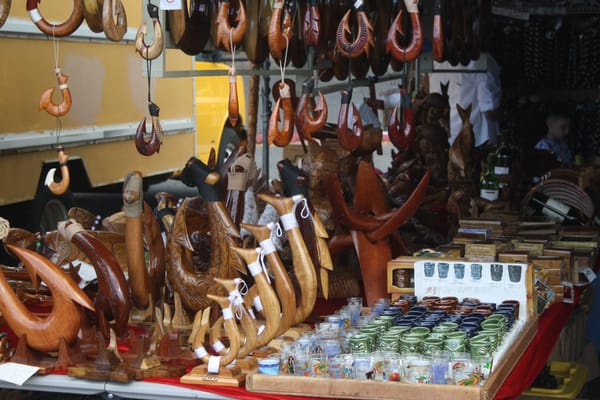 Aloha Stadium outdoor market