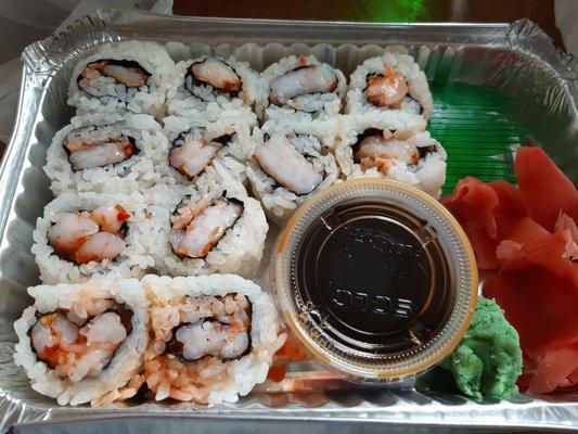 Spicy shrimp sushi rolls