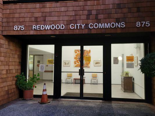 Redwood City Commons Apartments