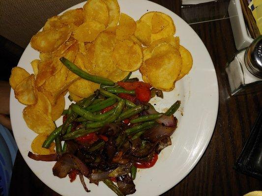 Side of veggies and side of pub chips