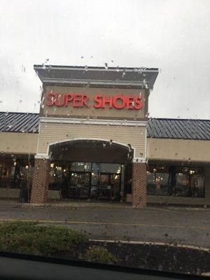 Super Shoes Store