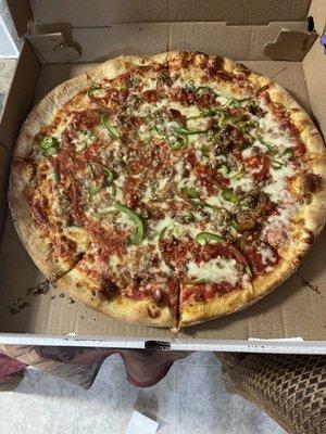 "Large" Pizza w/extra sauce, sausage & green peppers