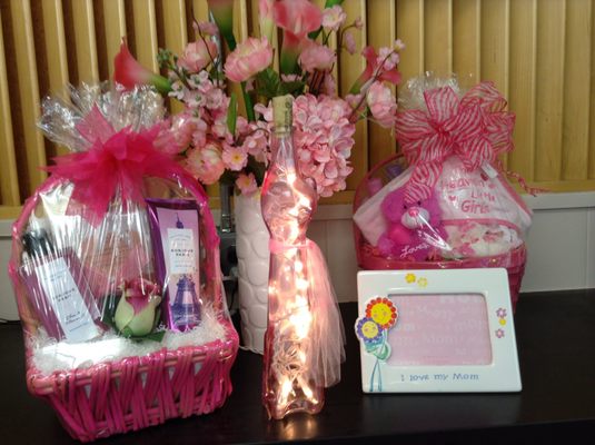 Gifts for baby and mommy to be