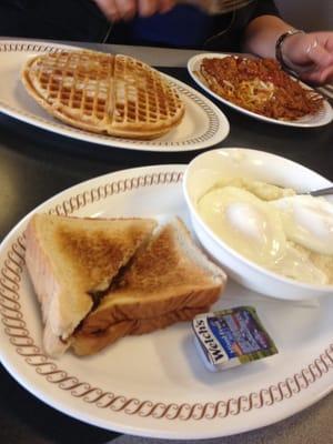 Poached eggs and grits