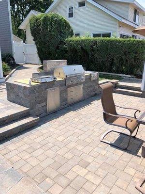 Happy grilling with this beautiful outdoor kitchen