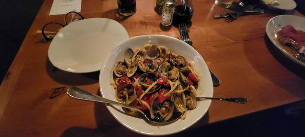 Linguini with Clams and Cherry Tomatos.