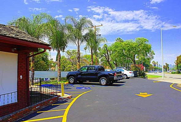 Beautiful sunny day outside of Ocean Liquor