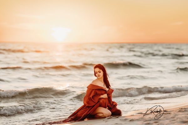 beach maternity session