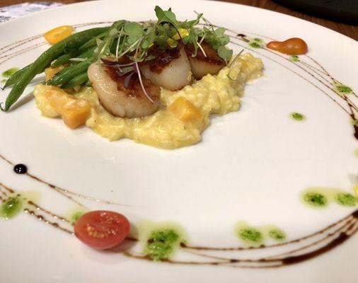 Seared Diver Scallops with butternut squash & Parmesan risotto