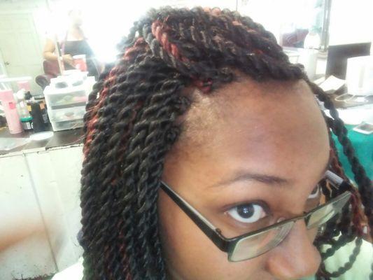 Medium Senegalese Twists in the color 2 with 350 highlights.