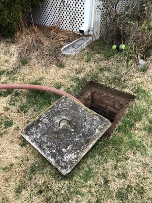 Septic Pumping In Action! They don't pump through the observation pipe like most others!