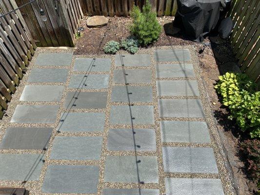 Bluestone pavers and pea gravel patio