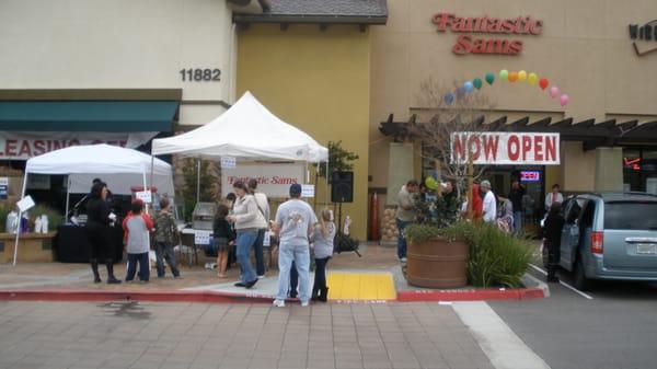 Grand opening day in Sycamore (I-15 & Indian Truck Trail)