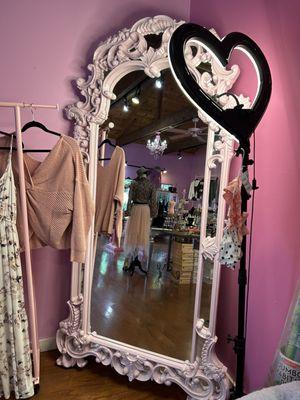 Love this stylish mirror