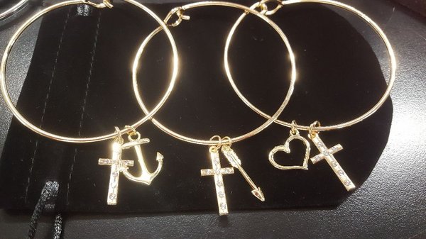 Gold bangle braclet $12