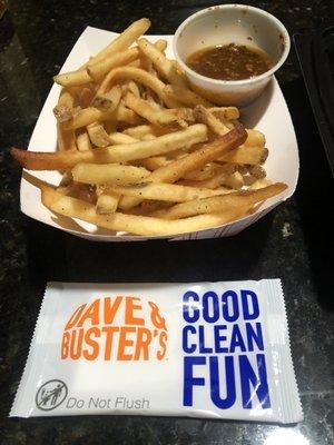 Fries with Cajun Dipping Sauce - Very Good :-)