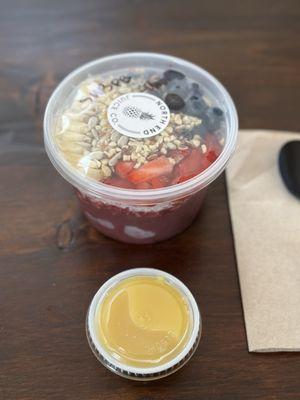 Açaí bowl and wellness shot