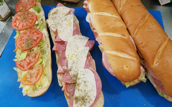 Looking to Feed a Crowd? We do Deli Catering