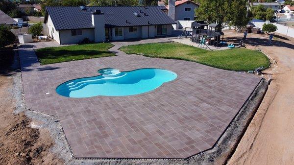 Stepstone Pavers Pool Deck, Walkway, & Patio.