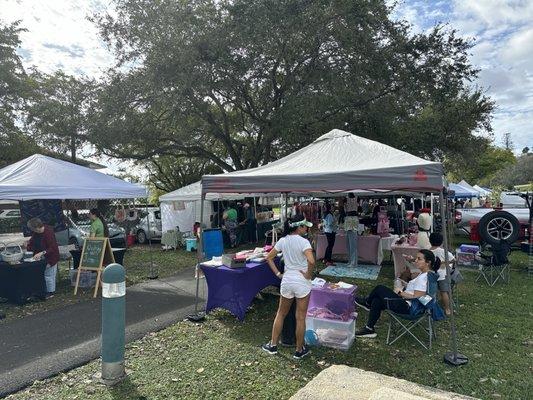 More of an Arts & Crafts Market with some food