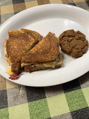 $6 Reuben comes with cookie and drink