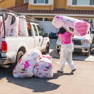 We make hard work look easy in #Pink for the support of #breastcancerawareness Work hard, Play hard. #owenscorning