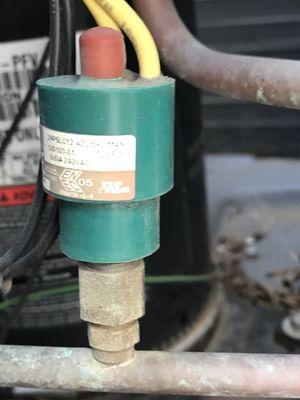 A/C pressure switch that doesn't want to reset