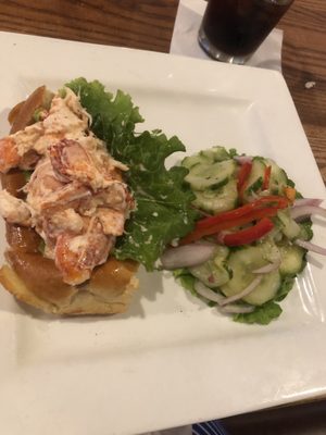 Lobster roll 1/4 lbs