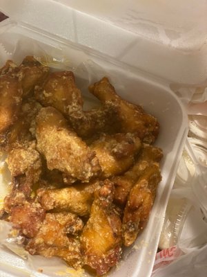 Garlic Parmesan 10 Piece Wings!