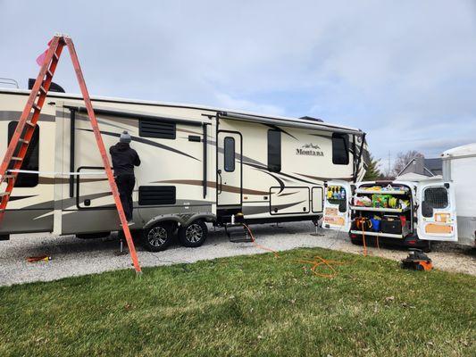 For the best RV Detailing and ceramic coating services in columbus Oh, Visit:
 https://lionheartdetailing.com/rv-detailing/